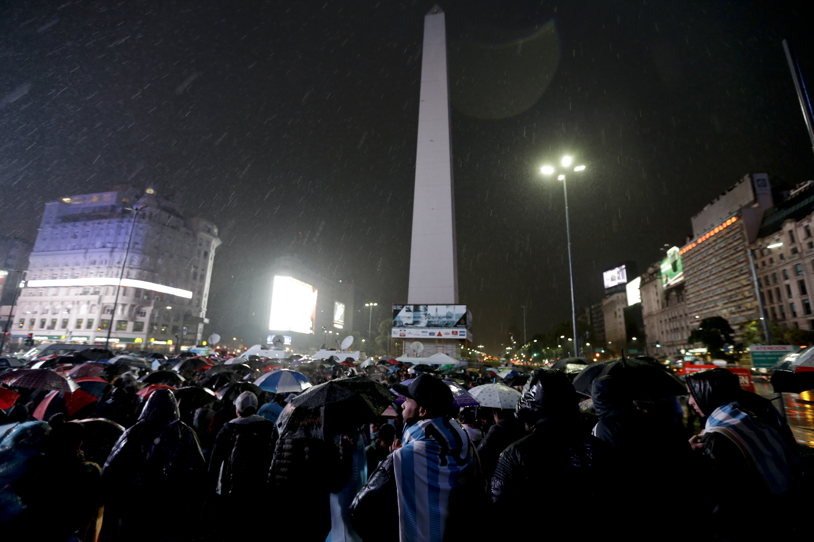 به‌ وێنه‌... خۆپیشاندان و مانگرتن بۆ پاشگه‌زبوونه‌وه‌ی مێسی ده‌ستی پێكرد
